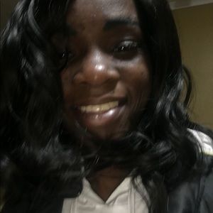 Meet your Posher, Valarie